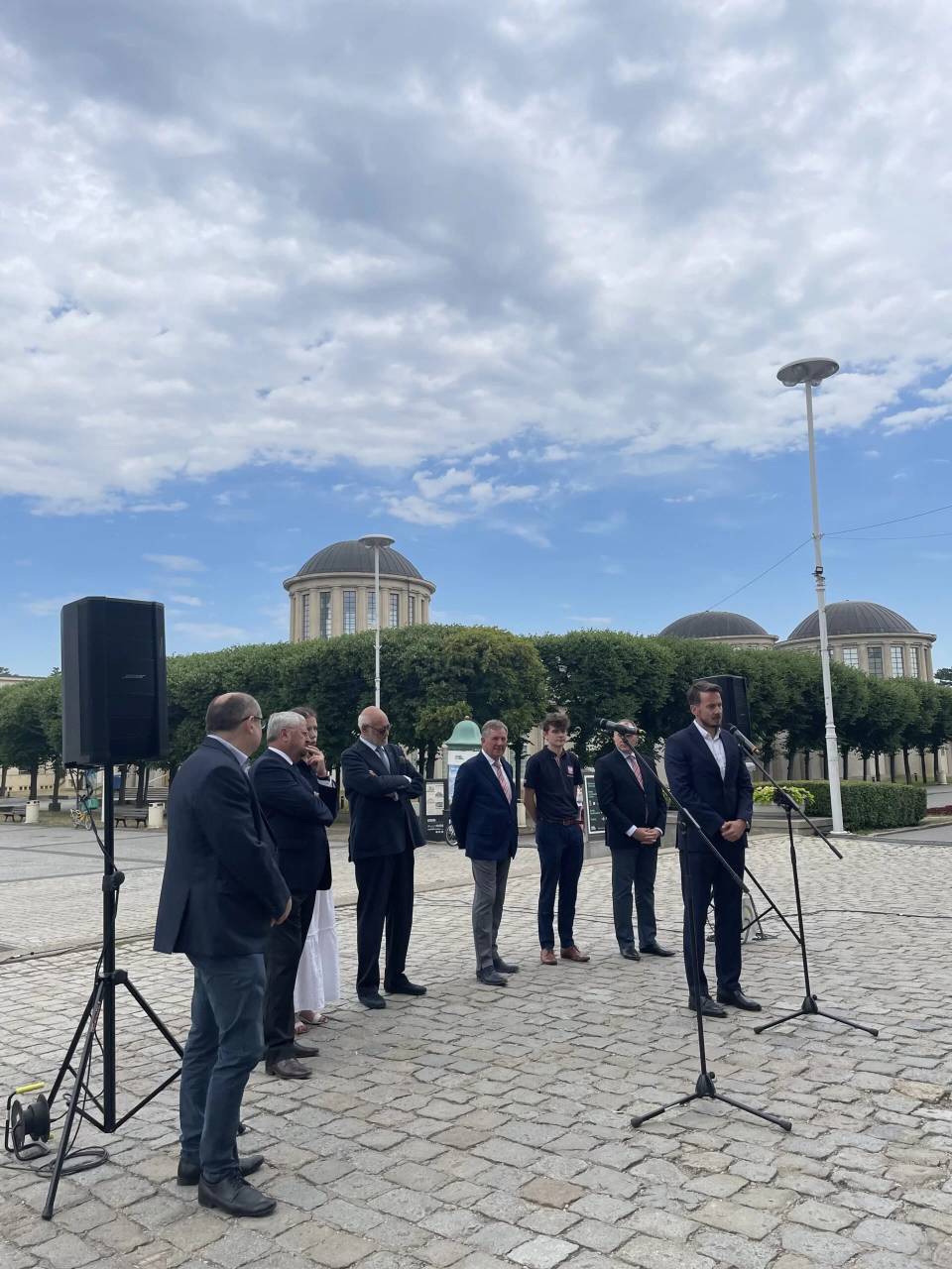 Oficjalna konferencja prasowa oficjalna konferencja prasowa