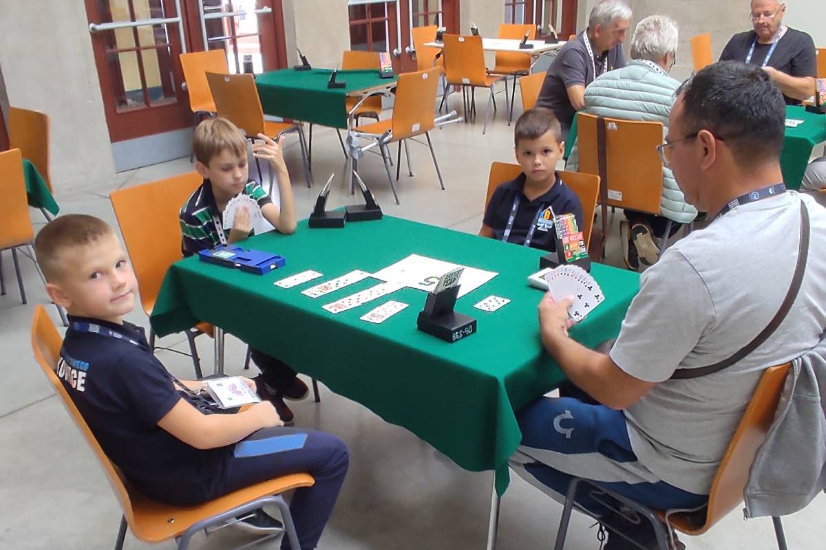 Turniej brydżowy amatorów w Hali Stulecia