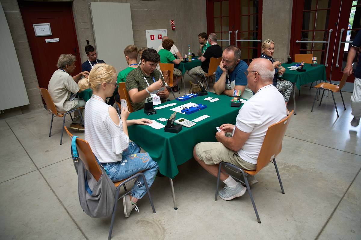 Turniej brydżowy amatorów w Hali Stulecia